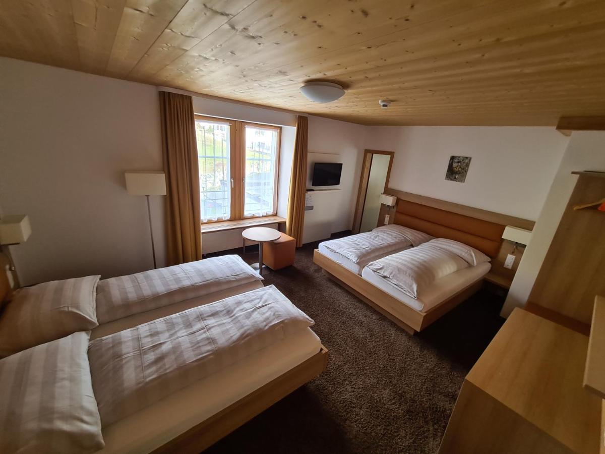 Hotel Staetzerhorn Parpan Bagian luar foto