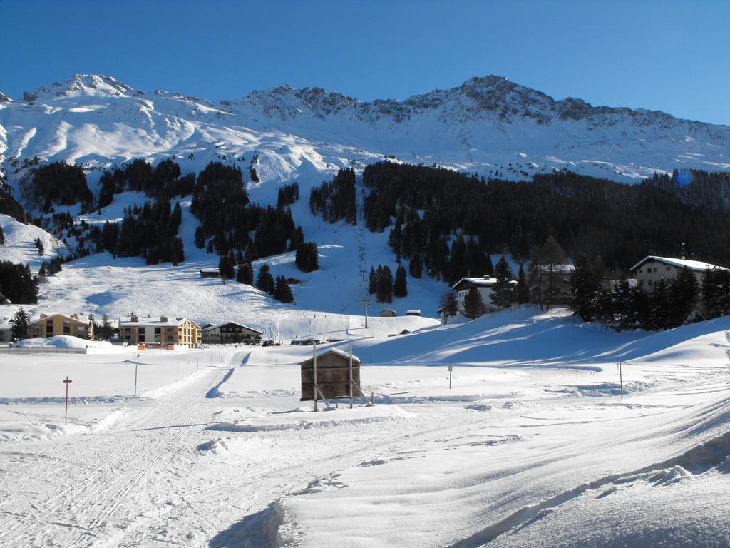Hotel Staetzerhorn Parpan Bagian luar foto
